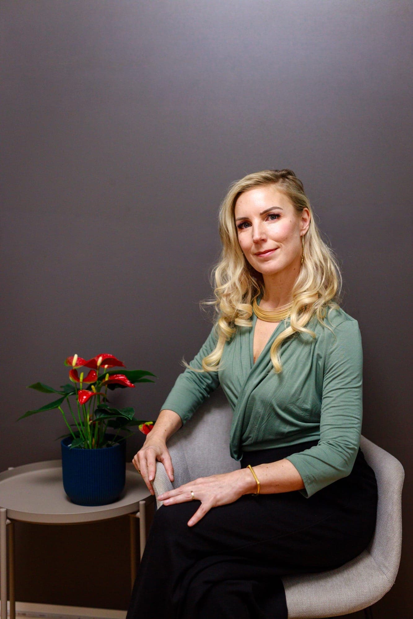 Dr. Simone Koch in ihrer Praxis