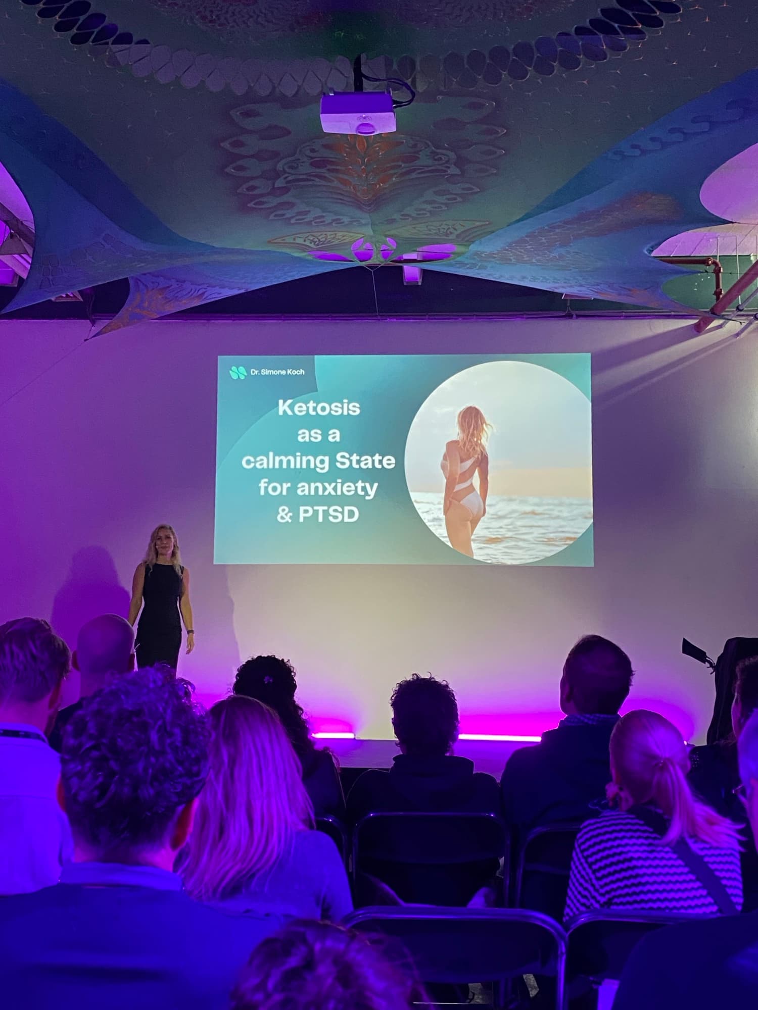 Dr. Simone Koch auf der Bühne 4